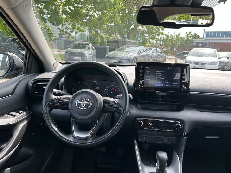 Toyota Yaris 1,5 Hybrid Active Tech+ e-CVT 5d