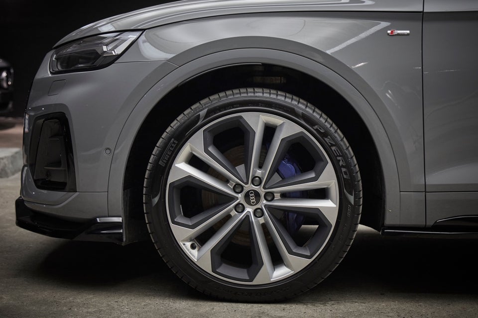 Audi Q5 55 TFSi e S-line quattro S-tr. 5d