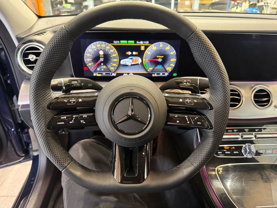 Mercedes E300 de 2,0 AMG Line stc. aut. 5d