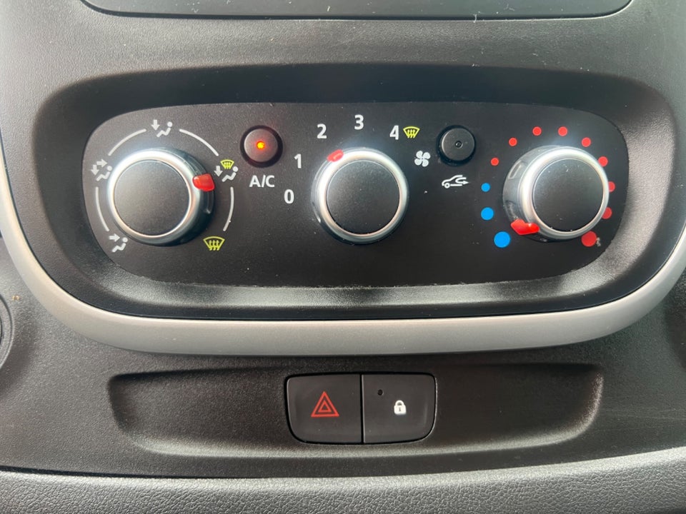 Renault Trafic T29 2,0 dCi 120 L2H1