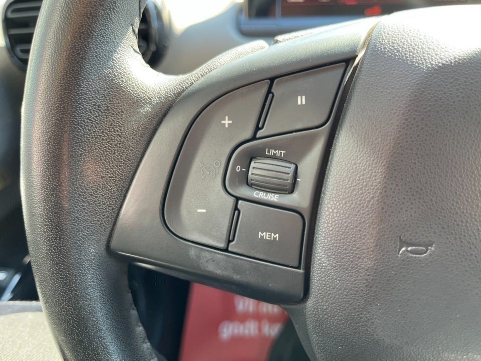 Citroën C4 Cactus 1,6 BlueHDi 100 SkyLine 5d