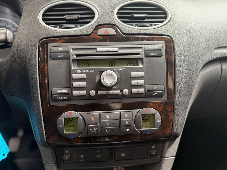 Ford Focus 1,6 Titanium 5d