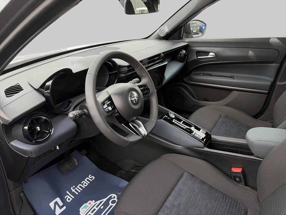 Alfa Romeo Junior Elettrica Core 5d