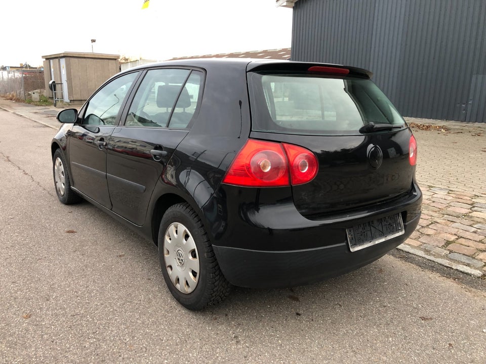 VW Golf V 1,6 Trendline 5d