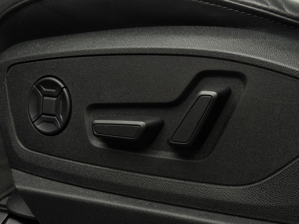 Audi Q8 e-tron 55 S-line quattro 5d