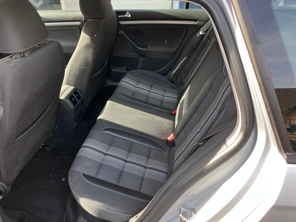 VW Golf VI 1,4 TSi 122 Match Variant 5d