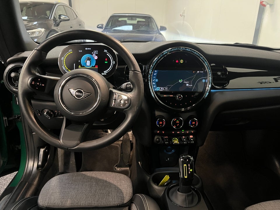 MINI Cooper SE Essential 3d