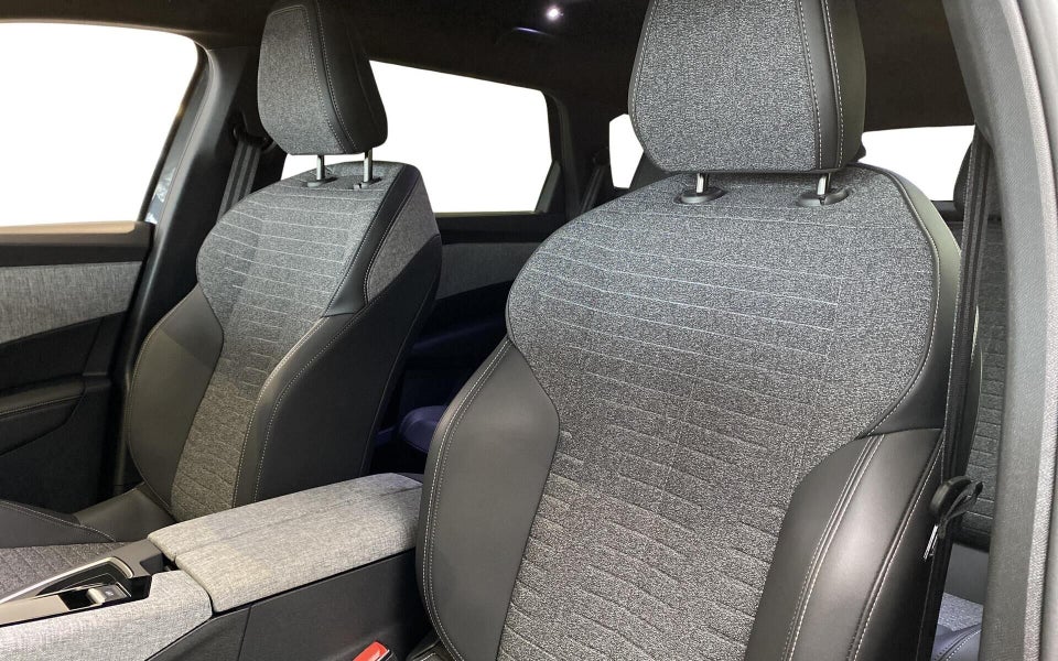 Peugeot e-5008 77 Allure 7prs 5d