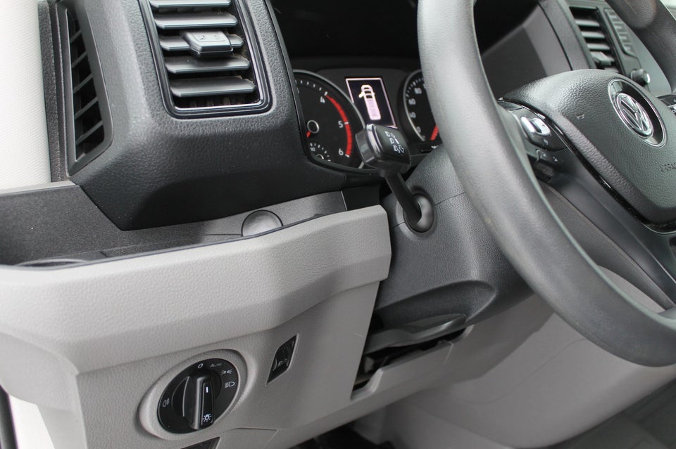 VW Crafter 35 2,0 TDi 177 Kassevogn L3H2 aut.