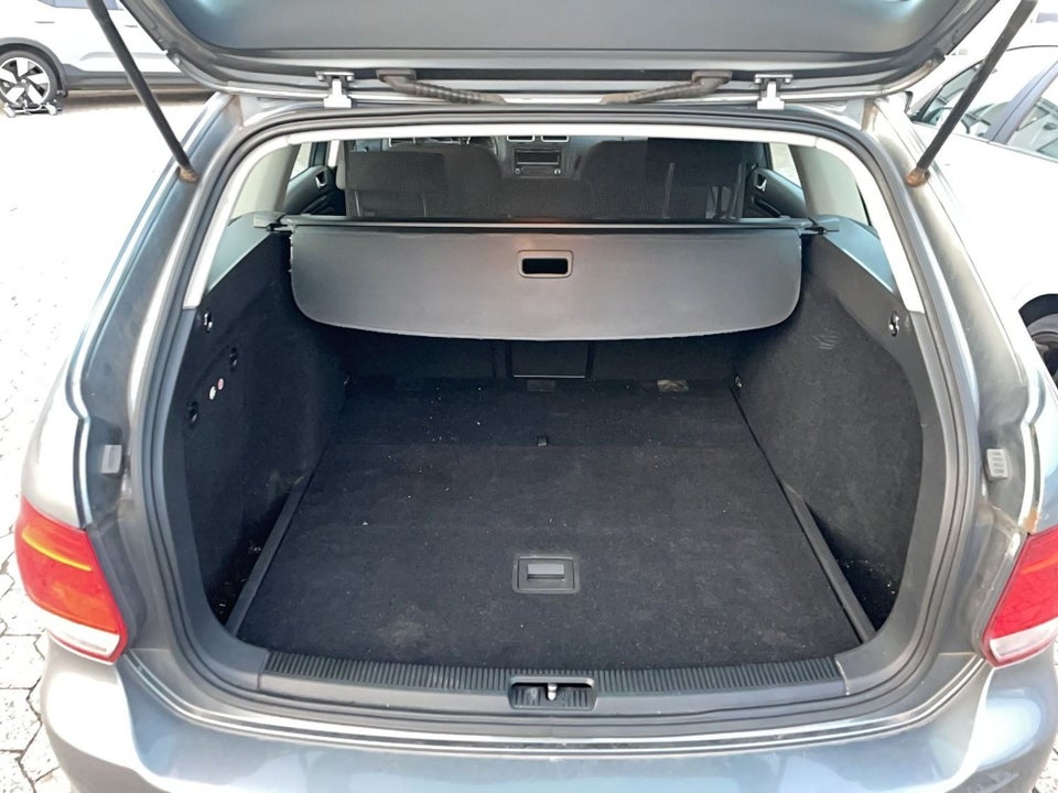 VW Golf VI 1,6 TDi 105 Comfortline Variant BMT 5d