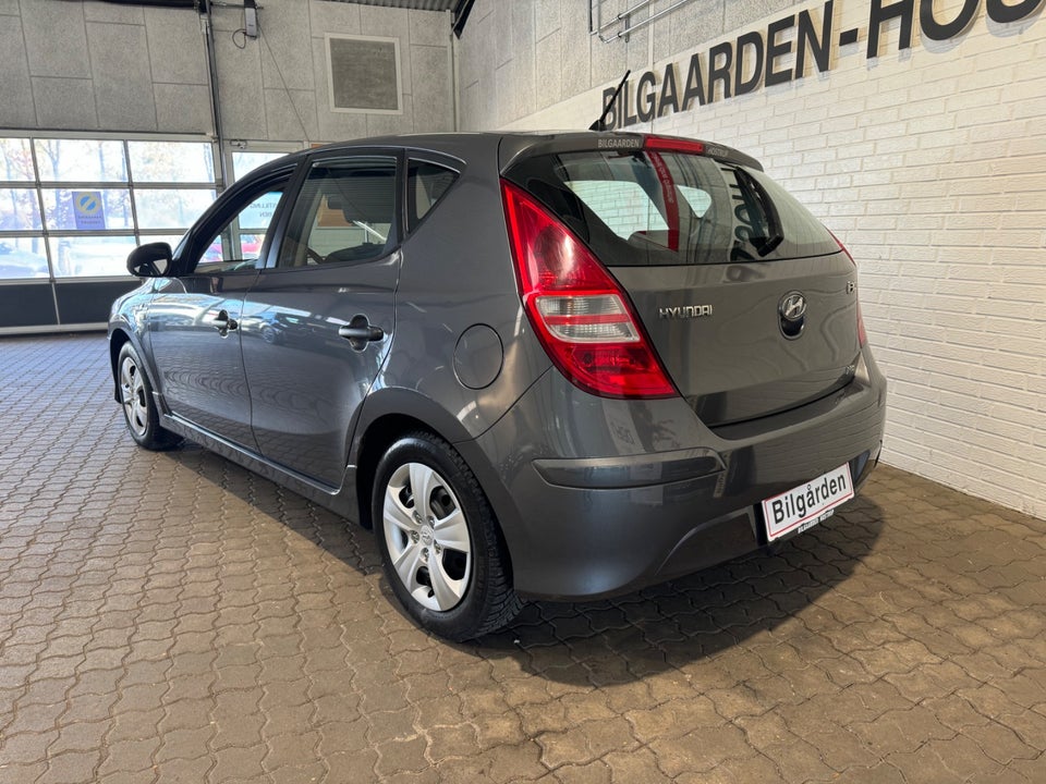 Hyundai i30 1,6 CRDi 90 Classic 5d