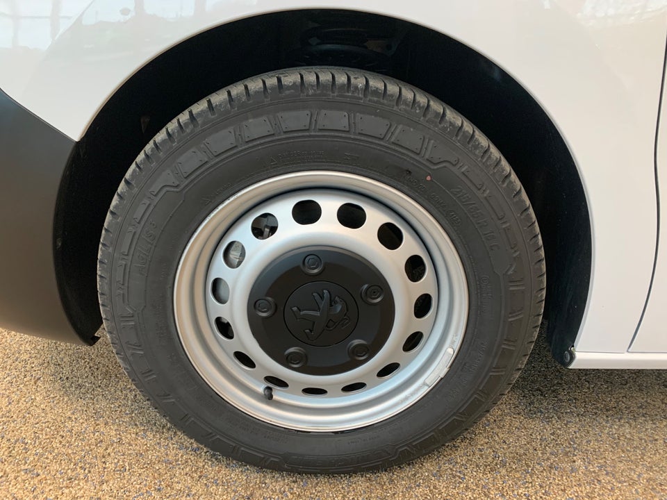 Peugeot e-Expert 75 L3 Plus Van