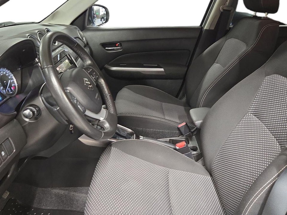 Suzuki Vitara 1,0 Boosterjet Active KUP aut. 5d