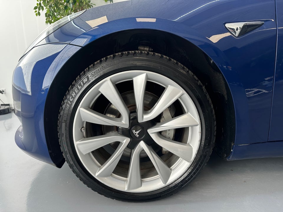 Tesla Model 3 Standard Range+ RWD 4d