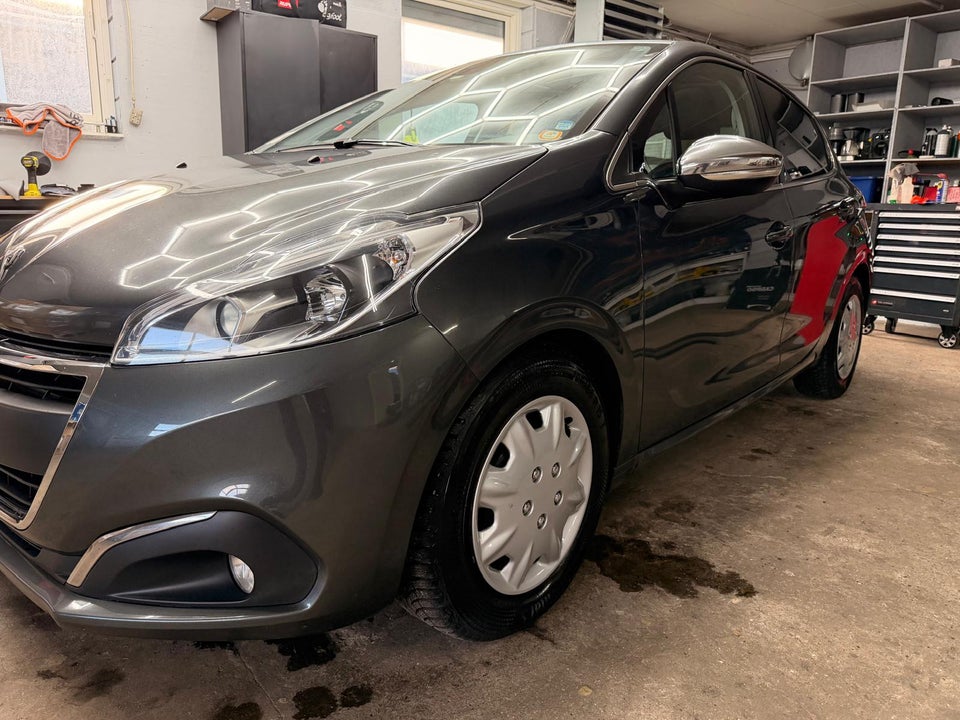 Peugeot 208 1,6 BlueHDi 100 Desire Sky 5d