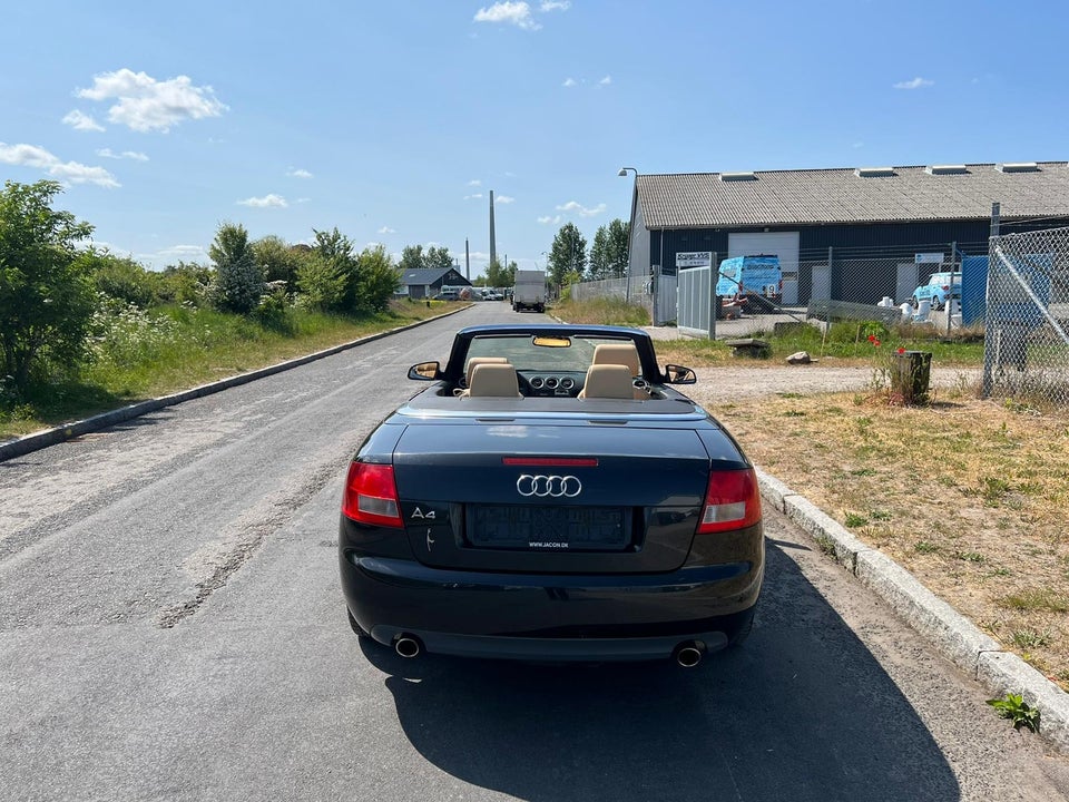 Audi A4 2,4 V6 Cabriolet Multitr. 2d