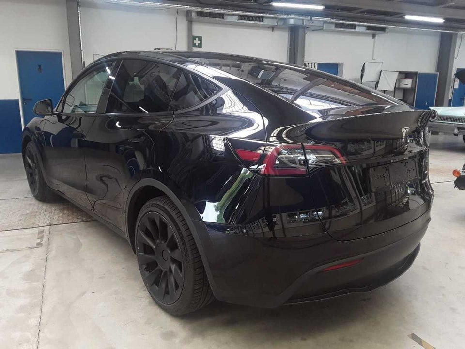 Tesla Model Y Long Range AWD 5d