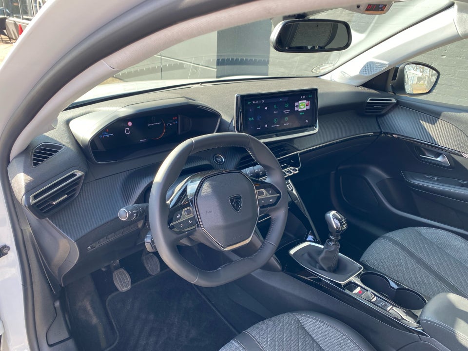 Peugeot 208 1,2 PureTech 100 Allure+ 5d