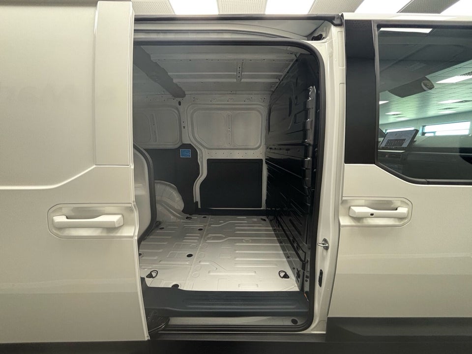 Kia PV5 71 Cargo L2H1 Long Range Work Pro