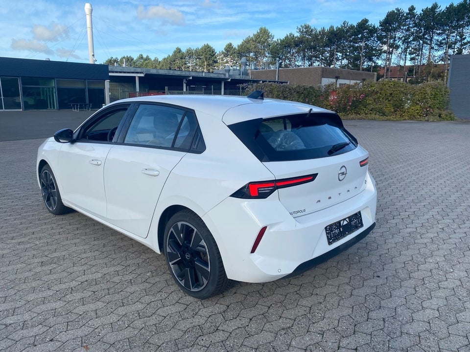 Opel Astra-e 54 GS 5d
