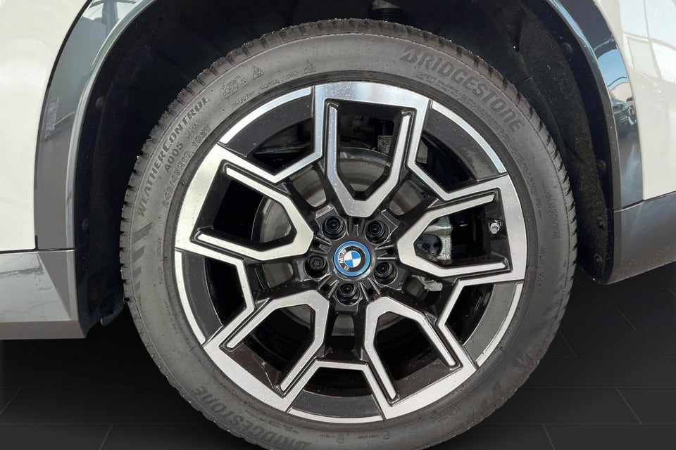 BMW iX1 xDrive30 X-Line 5d