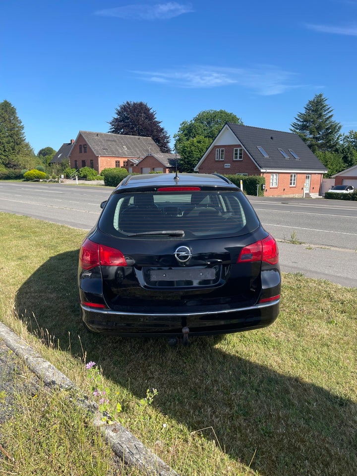 Opel Astra 1,4 100 Limited Sports Tourer 5d