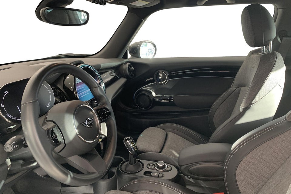 MINI Cooper SE Classic Trim 3d