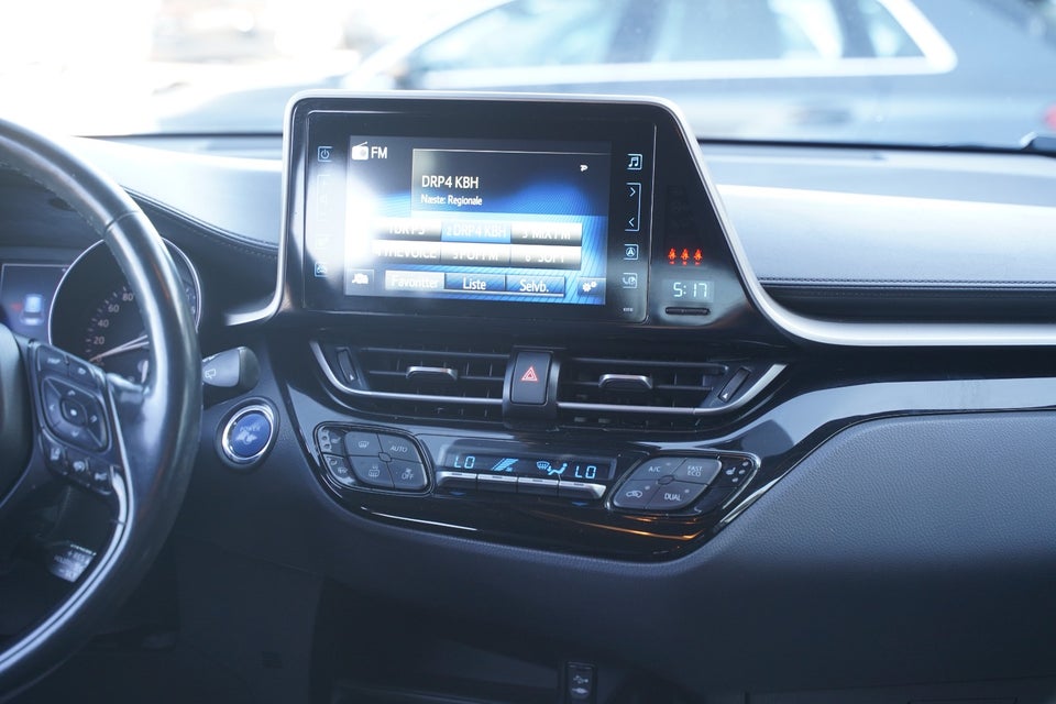 Toyota C-HR 1,8 Hybrid Premium Selected CVT 5d
