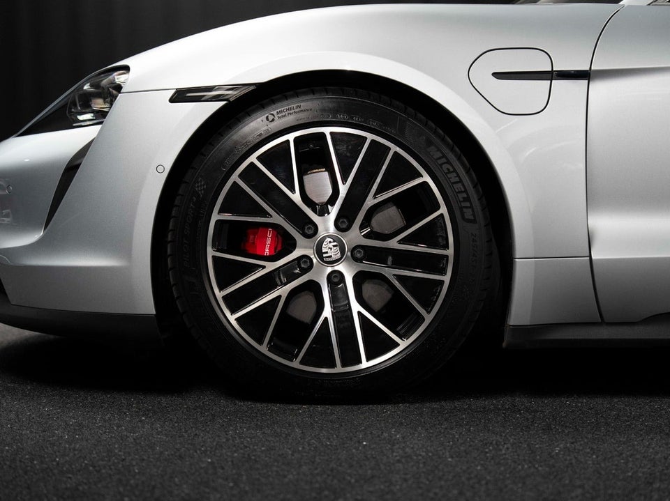Porsche Taycan 4S Performance+ 4d