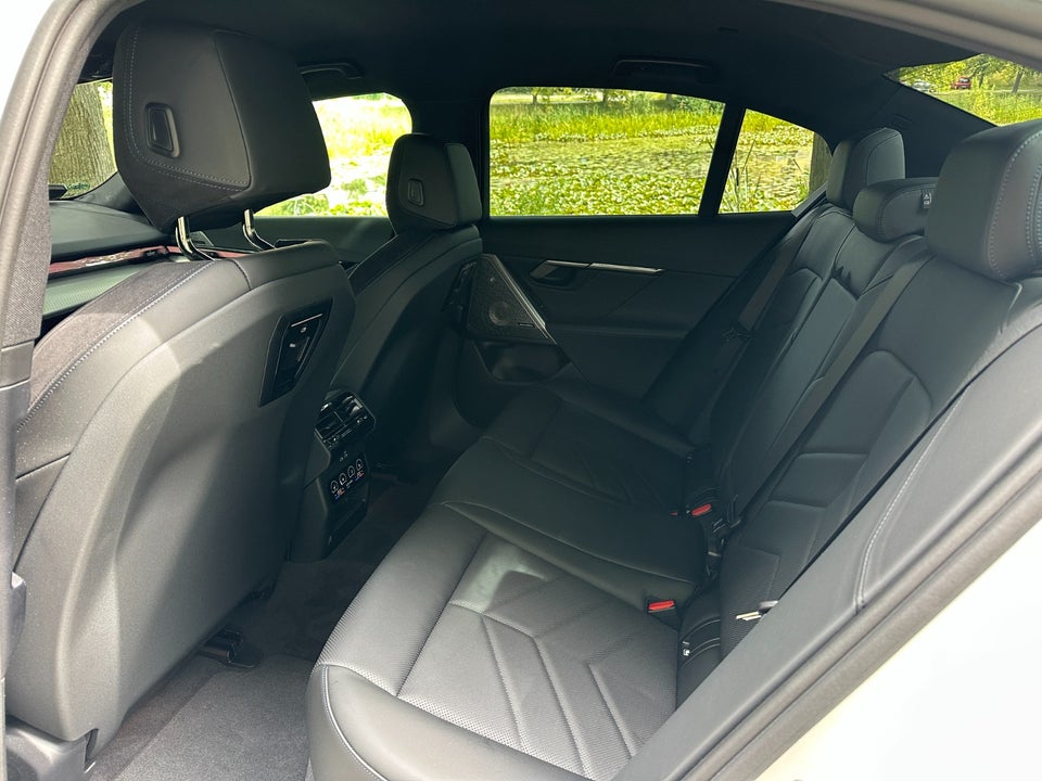 BMW i5 eDrive40 M-Sport 4d