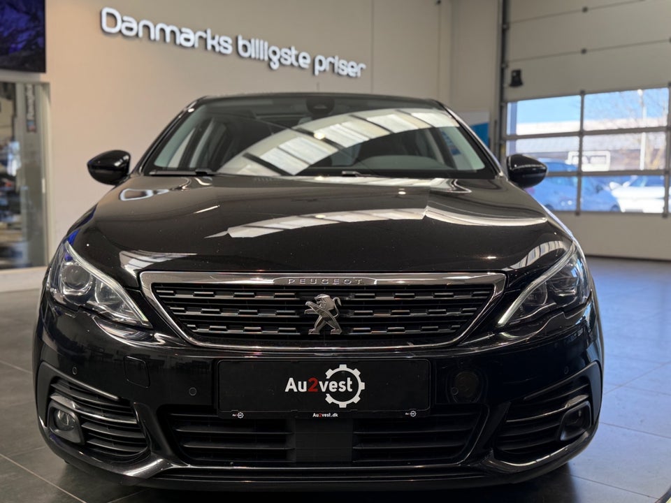 Peugeot 308 1,5 BlueHDi 130 Allure Sky 5d