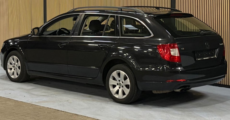 Skoda Superb 2,0 TDi 140 Ambition Combi 5d