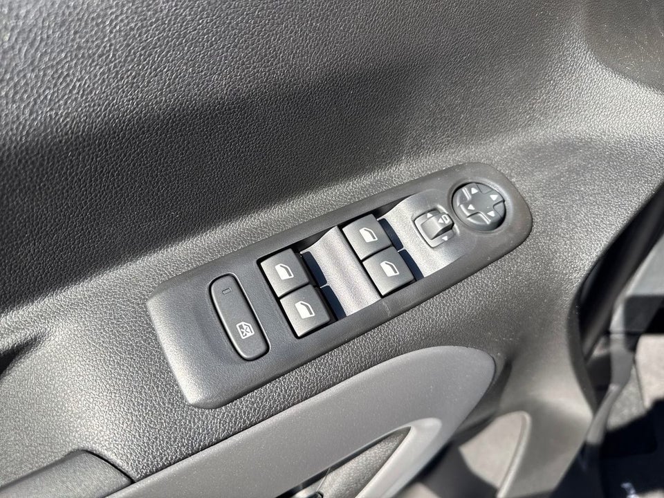 Toyota ProAce City Verso 50 Medium Family 5d