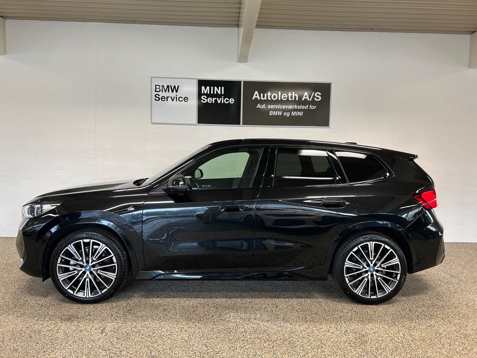 BMW iX1 xDrive30 Fully Charged M-Sport 5d