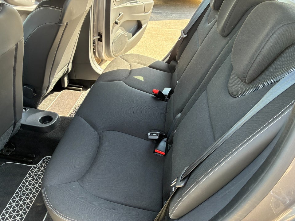 Renault Clio IV 0,9 TCe 90 Expression Sport Tourer 5d