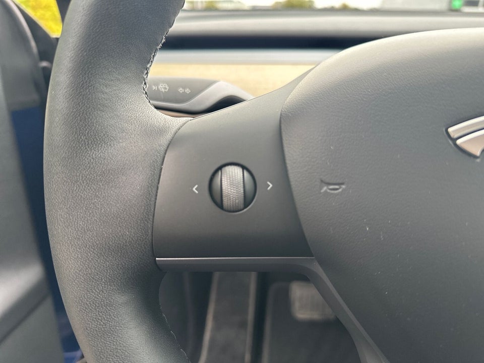 Tesla Model Y RWD 5d