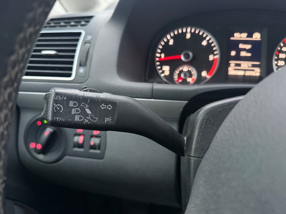 VW Touran 1,6 TDi 105 Comfortline BMT Van 5d