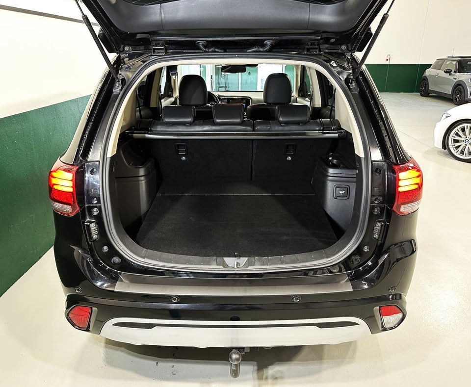 Mitsubishi Outlander 2,4 PHEV Intense CVT 4WD 5d