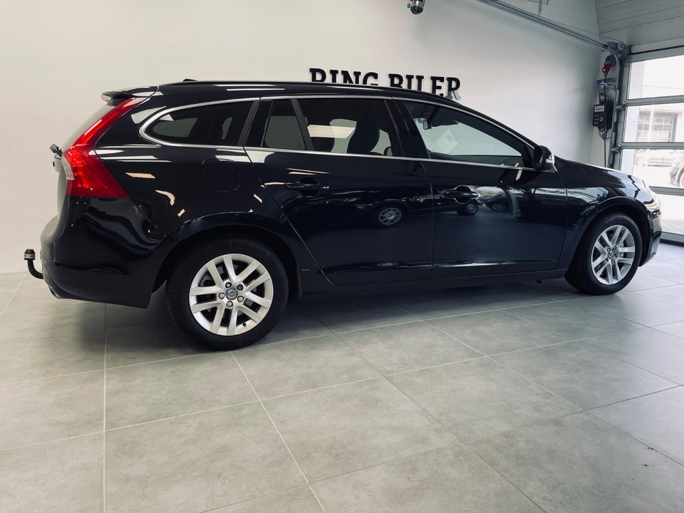 Volvo V60 2,0 D4 181 Momentum aut. 5d