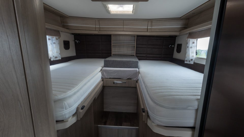 Mercedes Kabe 2,0 Travel Master 750 LGB NOVUM aut. 3d