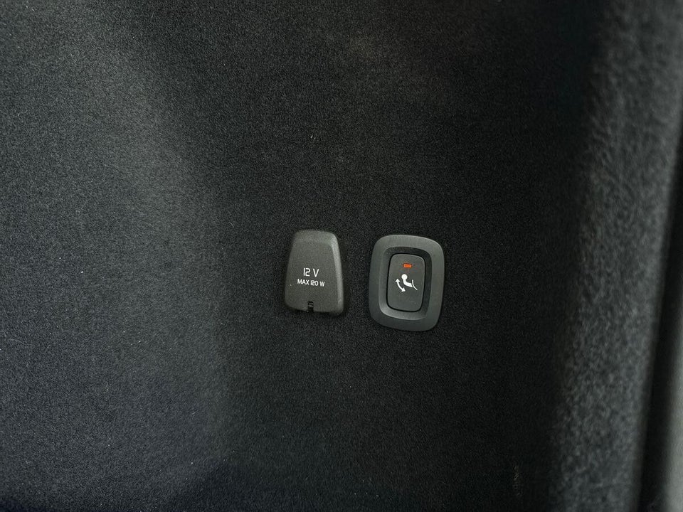 Volvo V60 2,0 T6 ReCharge Ultimate Dark aut. AWD 5d