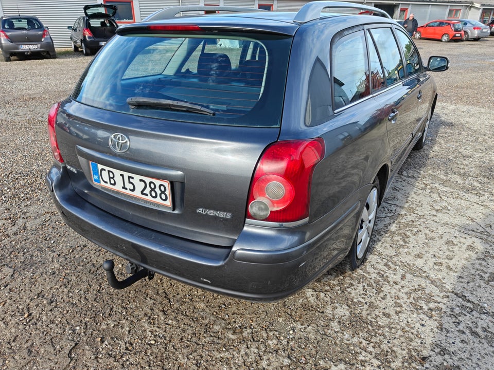 Toyota Avensis 2,0 D-4D Sol stc. 5d
