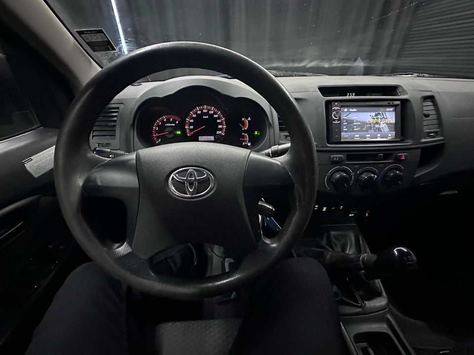 Toyota HiLux 2,5 D-4D 144 Db.Kab 4x4 T2 4d