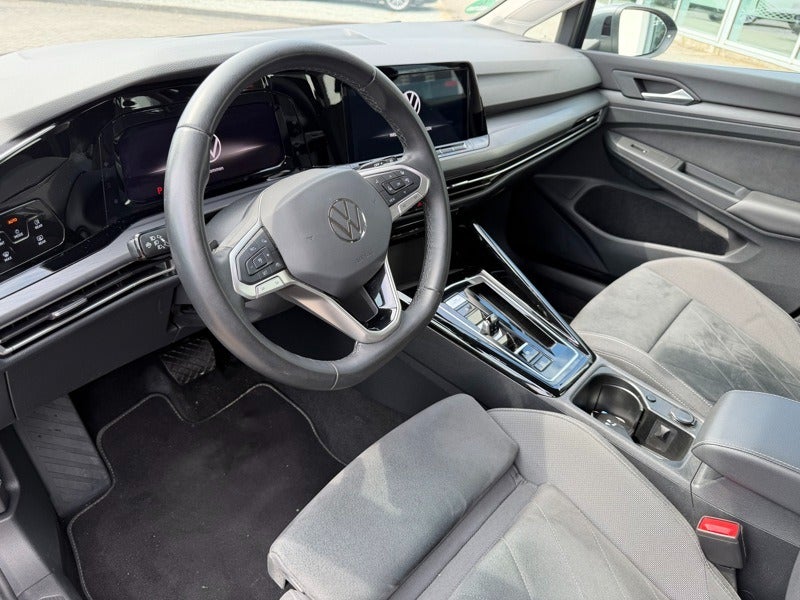 VW Golf VIII 2,0 TDi 150 Style Variant DSG 5d