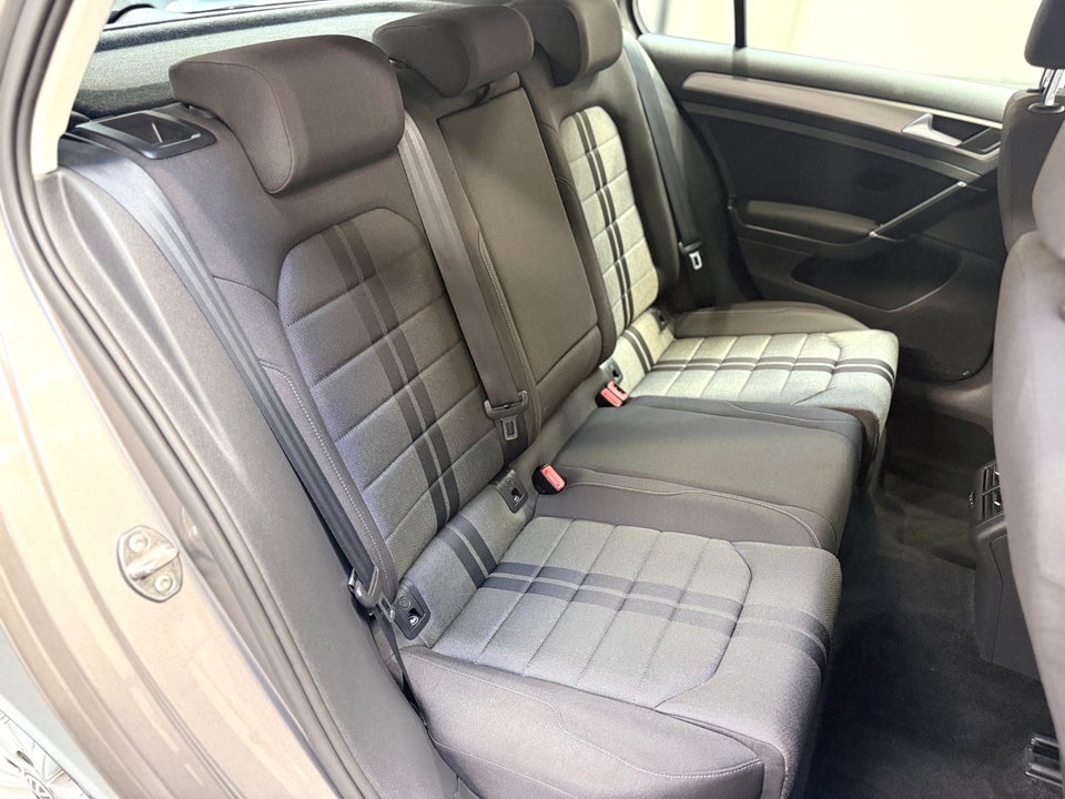 VW Golf VII 1,4 TSi 122 Comfortline BMT 5d