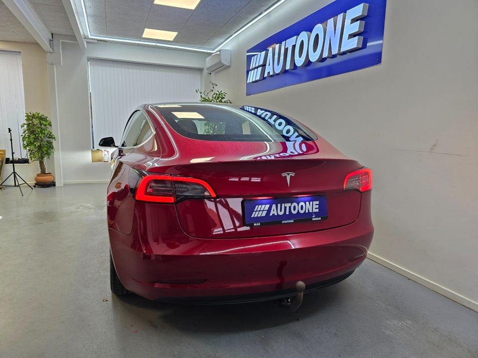 Tesla Model 3 Standard Range+ RWD 4d