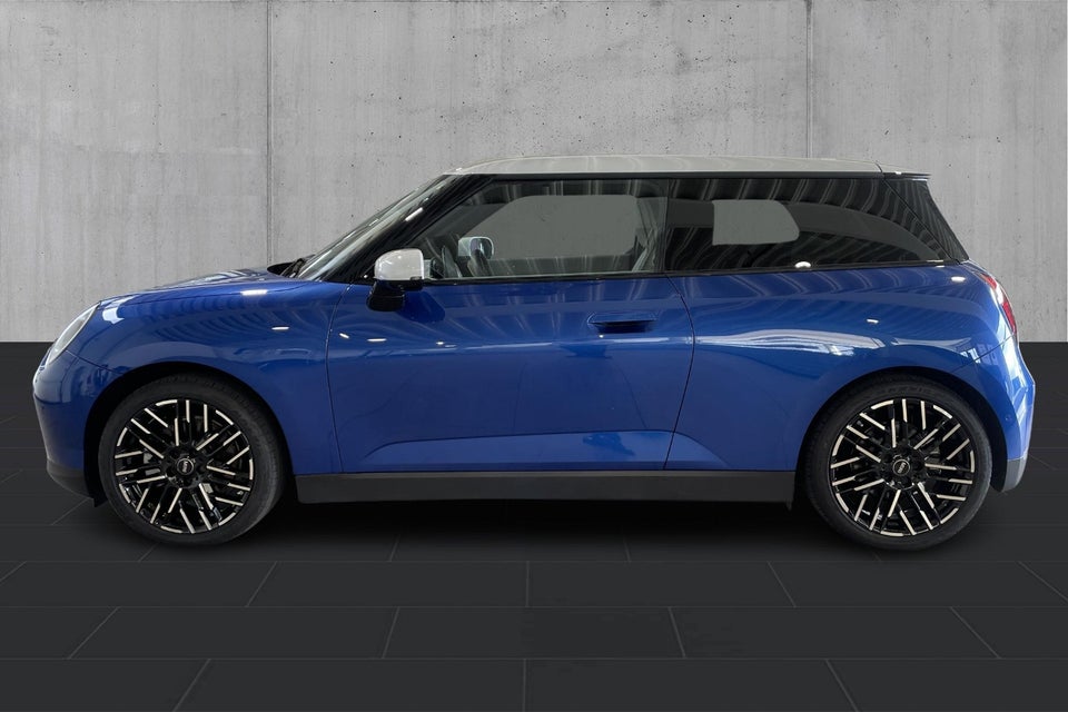 MINI Cooper SE Favoured Trim XL 3d