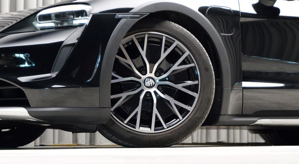 Porsche Taycan 4 Performance+ Cross Turismo 5d