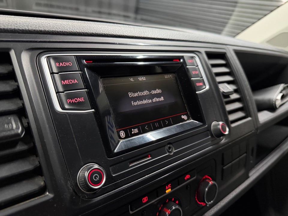 VW Transporter 2,0 TDi 150 Kassevogn DSG lang