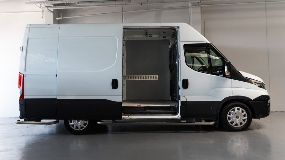 Iveco Daily 2,3 35S14 12m³ Van